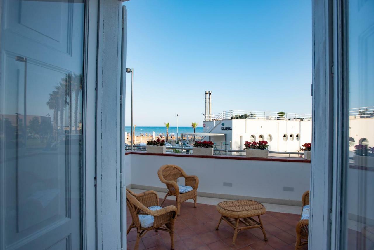 Delposto Marina Di Ragusa Exteriör bild